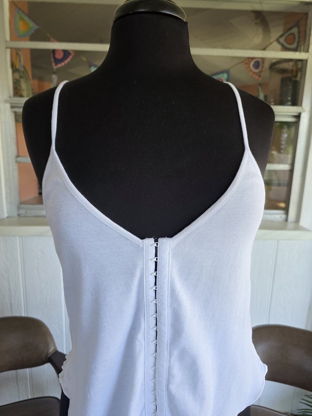 Vintage White Corset Tank Venus L Y2K Hook-Front Spaghetti Strap Tank Top - Picture 6 of 11